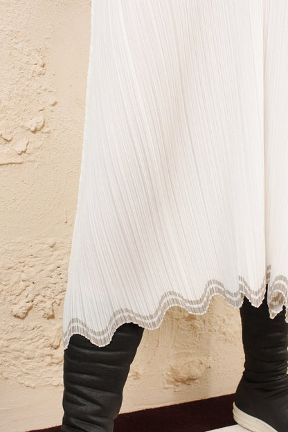 SQIGGLE HEM DRESS