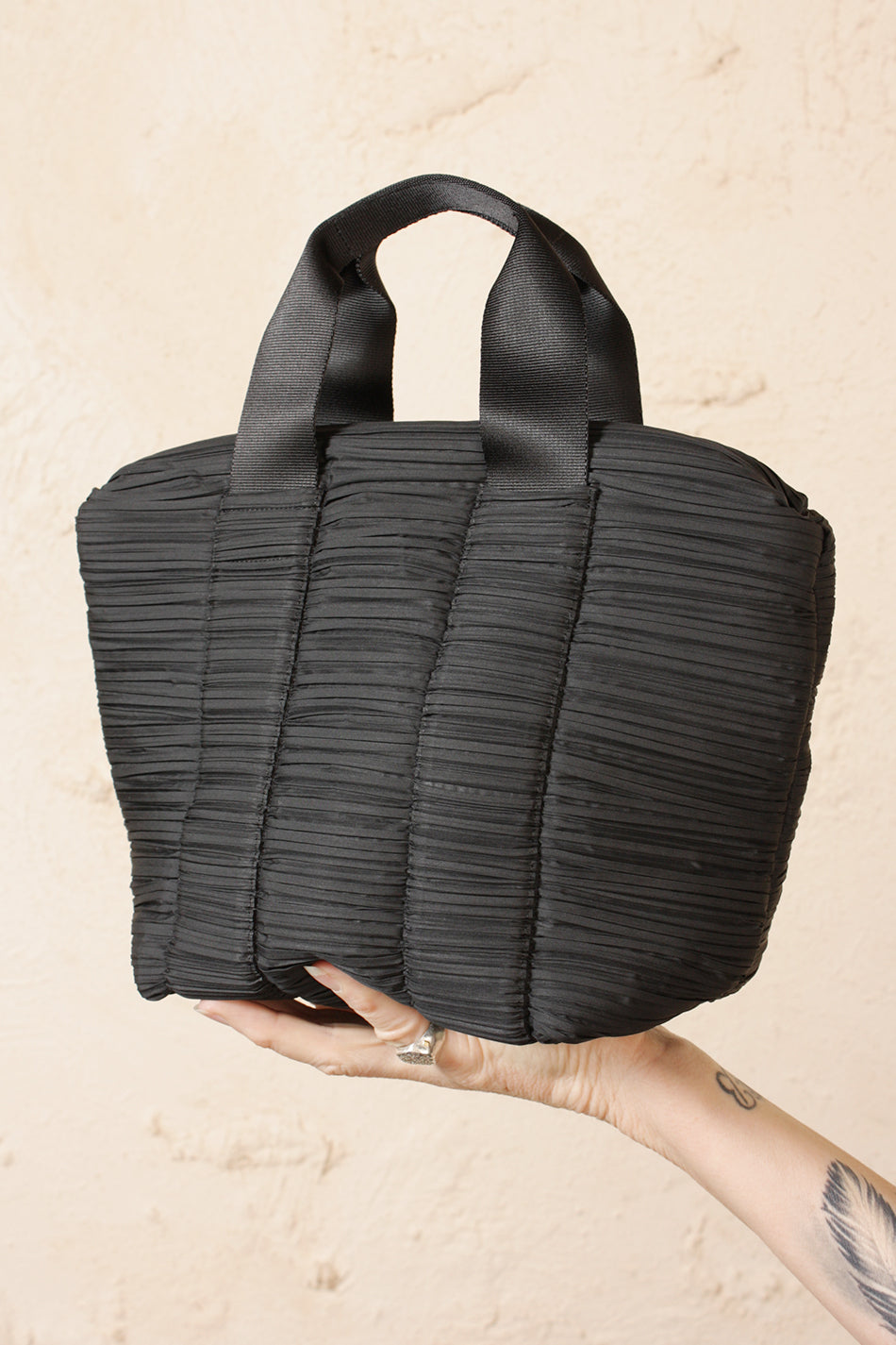 Pleated Carrybag Small Black
