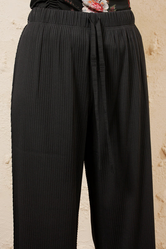 Soft Pleated Wide Trousers