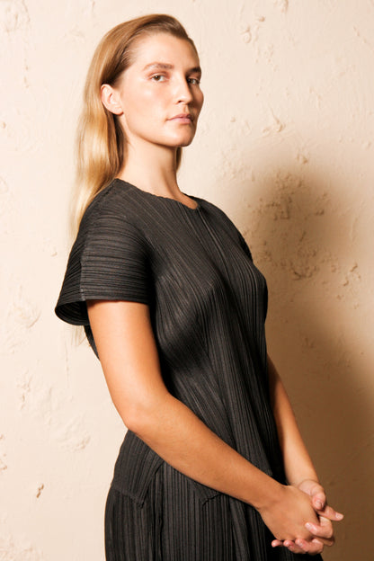 Mellow Pleats Top Black