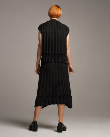 Cube Pleats Sleeveless Top