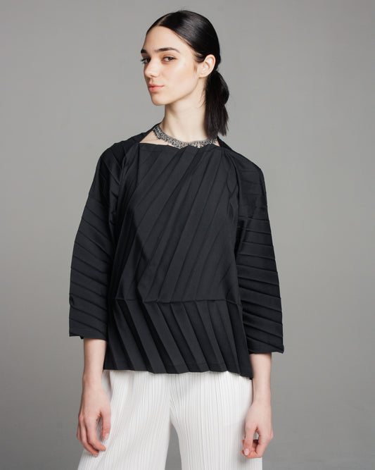 Black Angle Pleats Loose Top