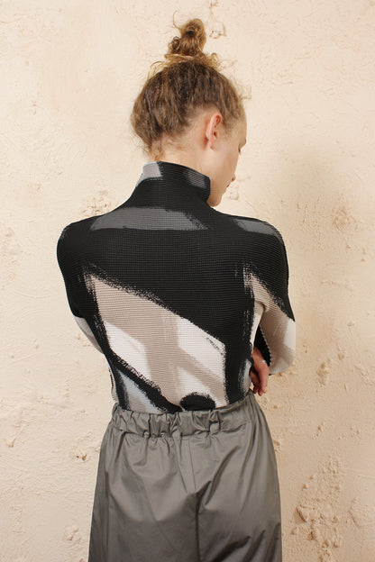 Micro Pleat Printed Long Sleeve