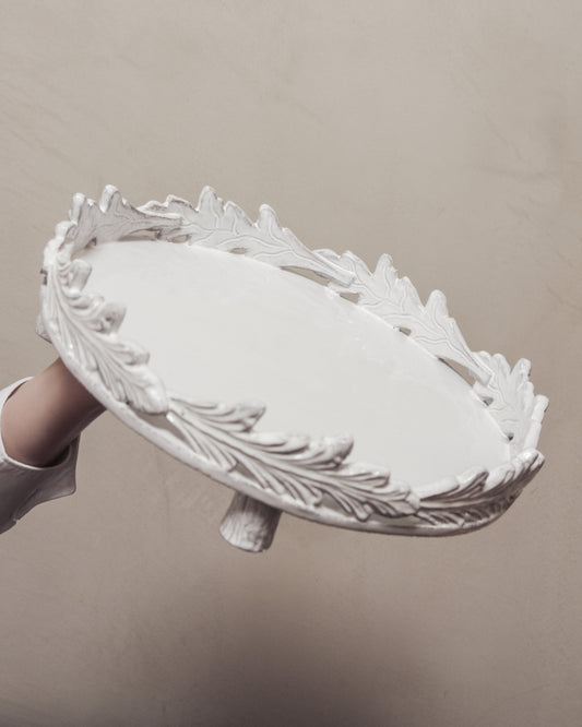 Round Leaf Wreath Platter