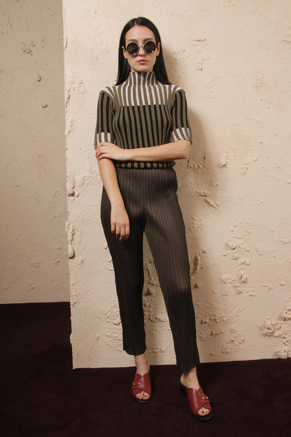 Ribbed Short Sleeve Sweater