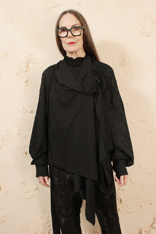 FINE EMBROIDERED TOP