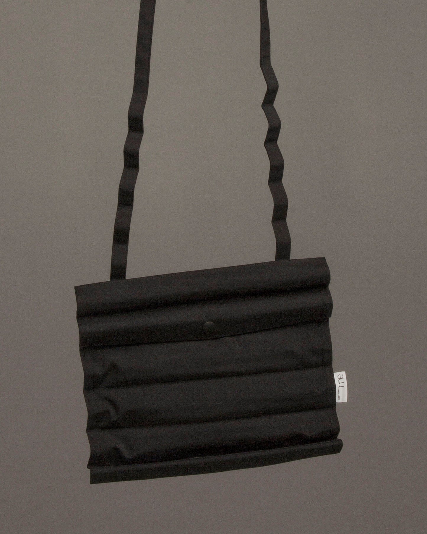 Black Wave Pleats Bag