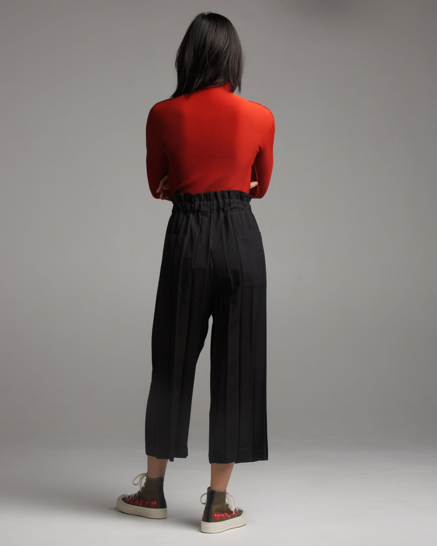 Wide Pleated Black Cropped Pant