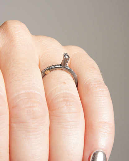 Hata Icy Grey Diamonds Ring