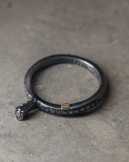 Hata Icy Grey Diamonds Ring