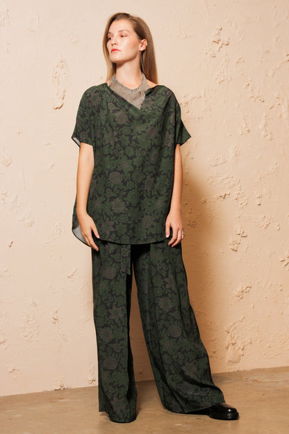Tahu Night Daisies Short Sleeve Top