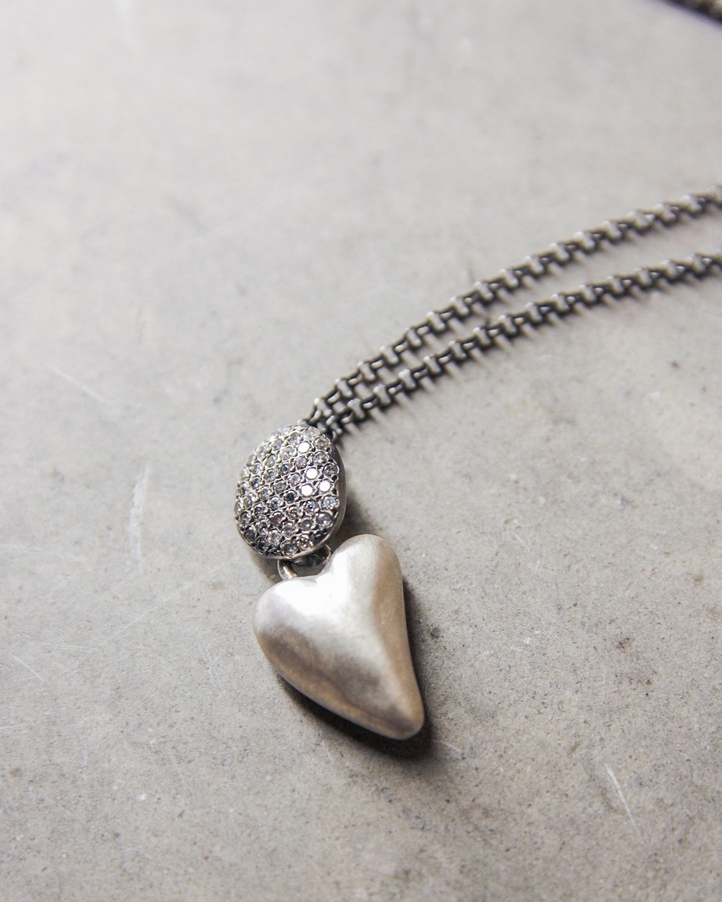 Pe Icy Grey Diamond Shine Heart Necklace