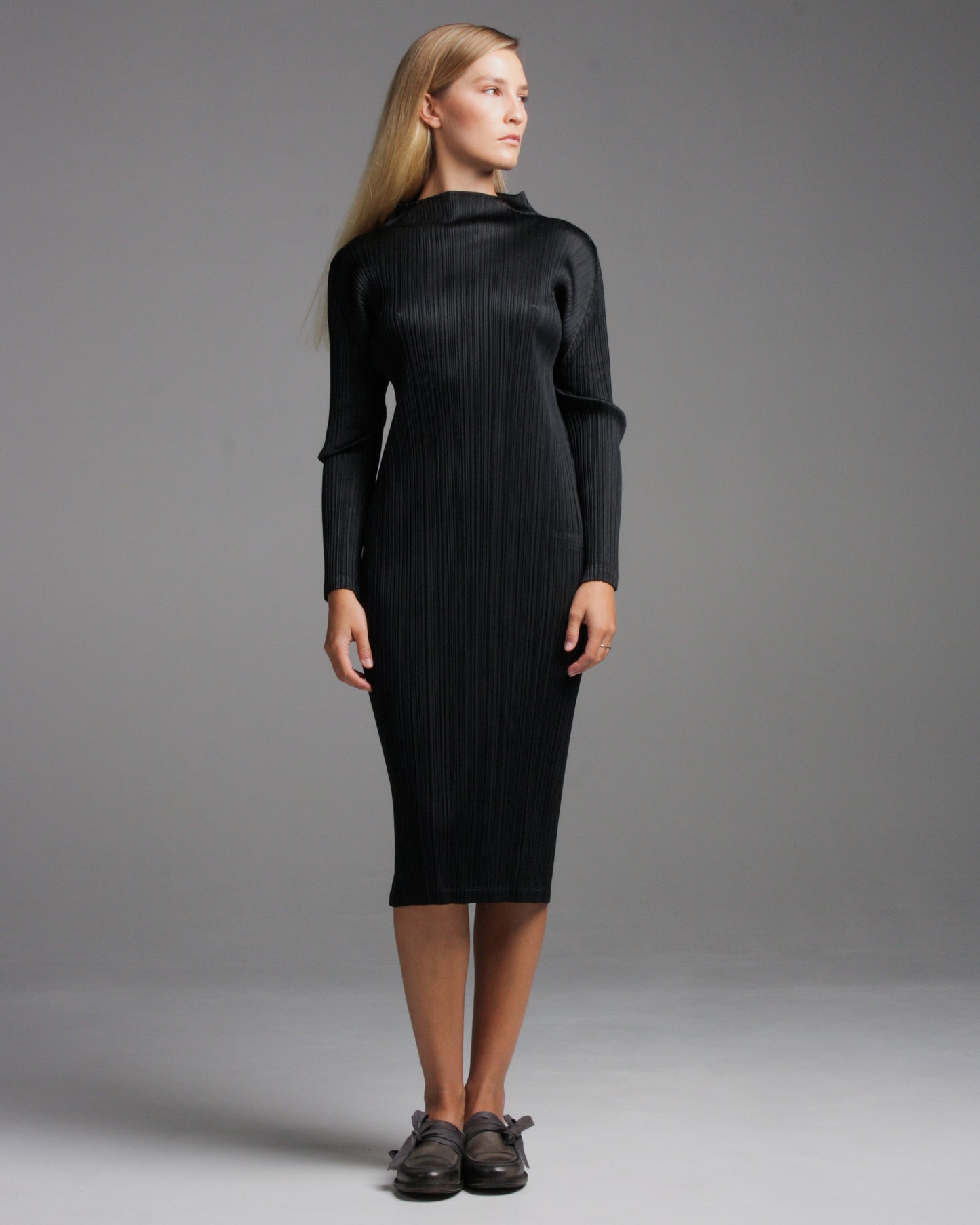 Black High Neck Longsleeve Dress
