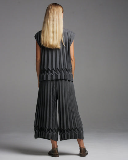 Cube Pleats Grey Pants