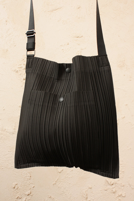 Pleated Cross Body Bag Black