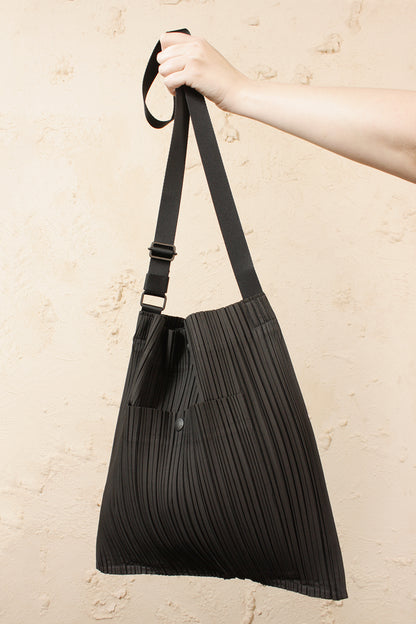 Pleated Cross Body Bag Black