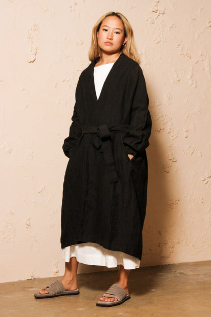 Linen Kotohiradaki Black Robe