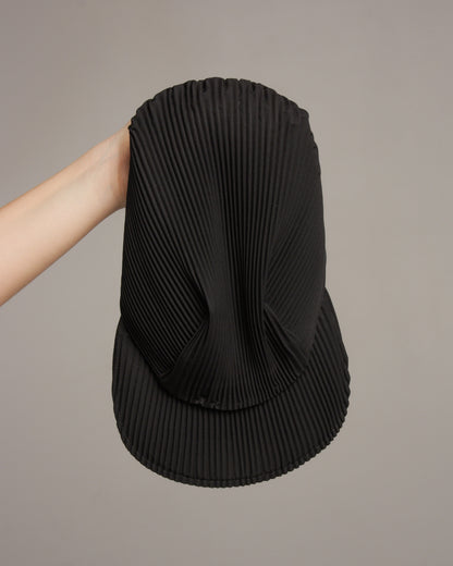 Black Basic Pleated Cap