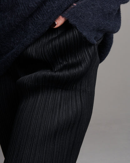 Black Basic Slim Leg Pleated Trousers