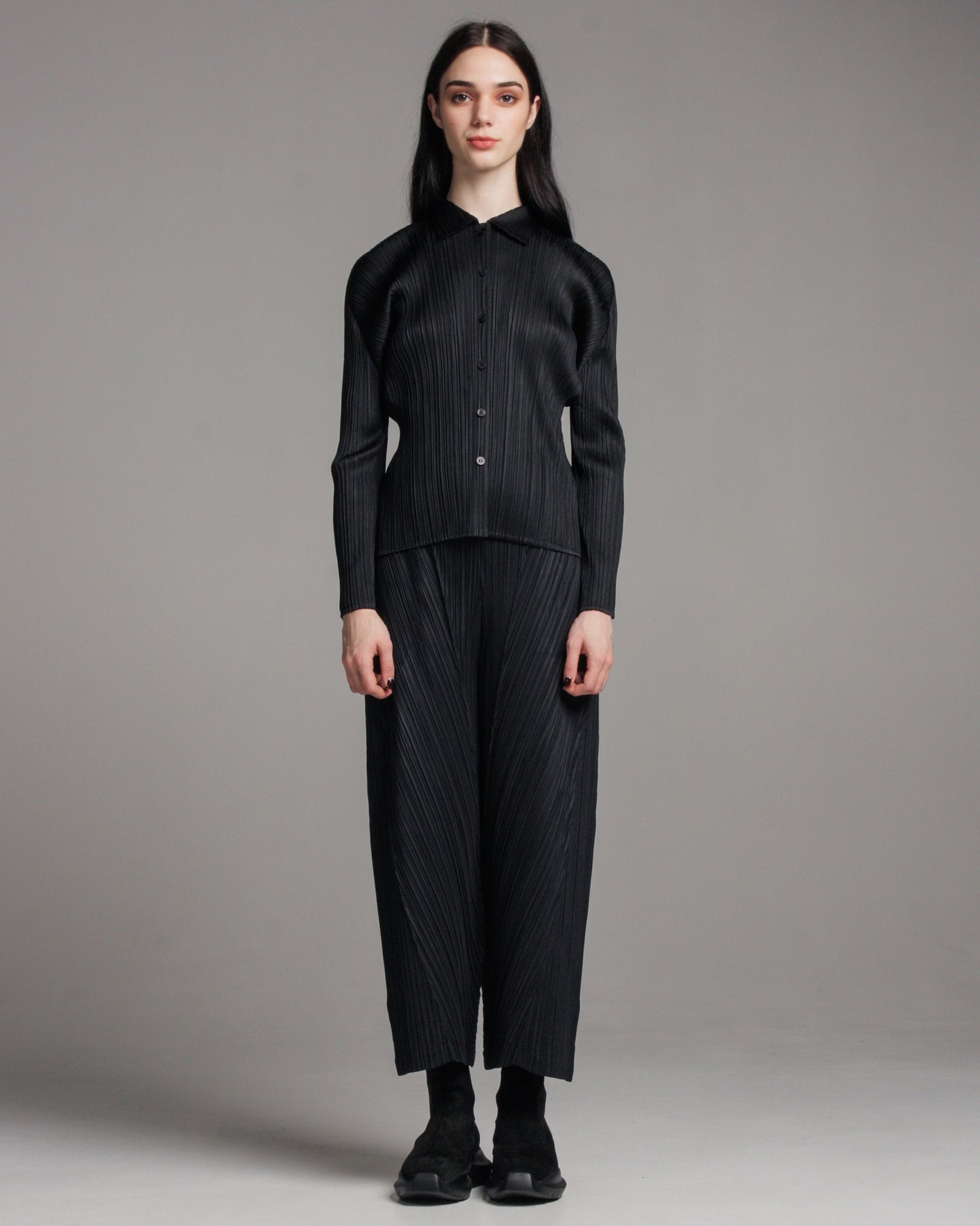 Black Diagonal Pleated Pants
