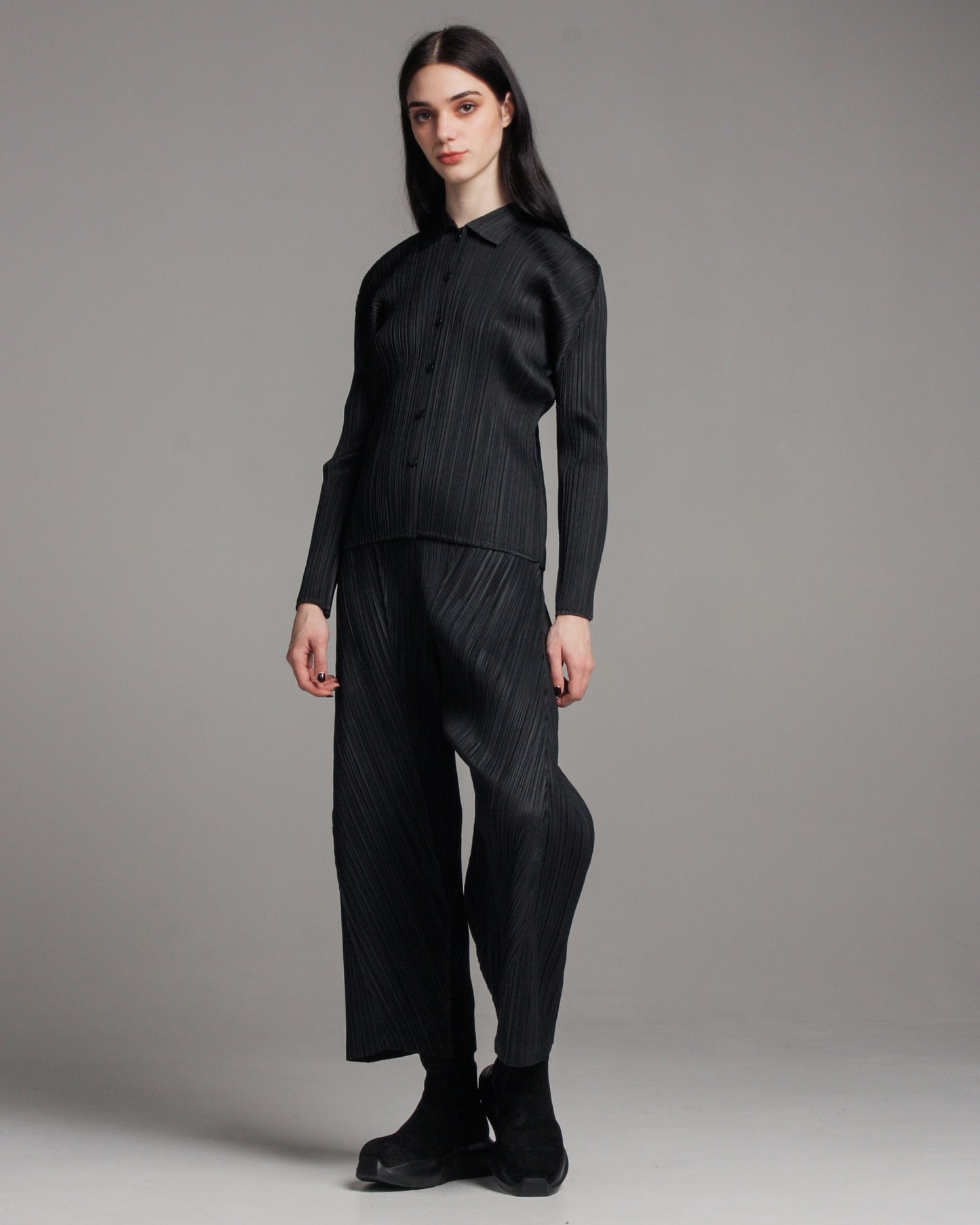 Black Diagonal Pleated Pants