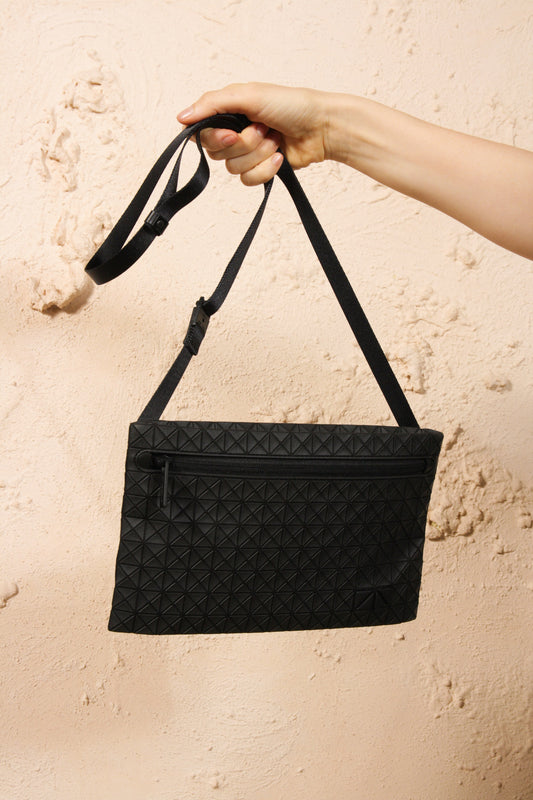 Kuro Crossbody Black