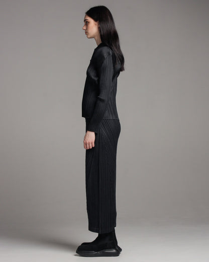 Black Diagonal Pleated Pants