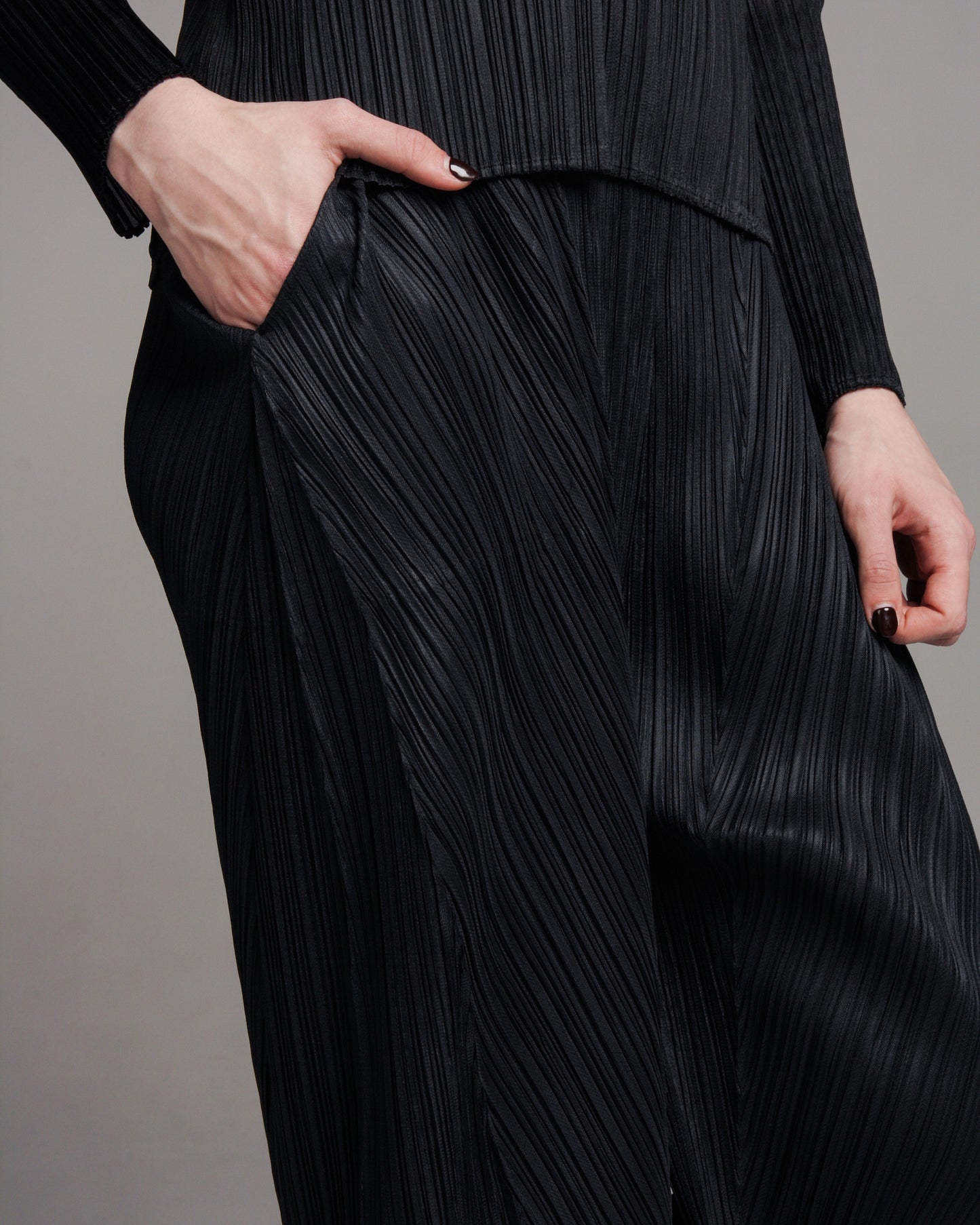 Black Diagonal Pleated Pants