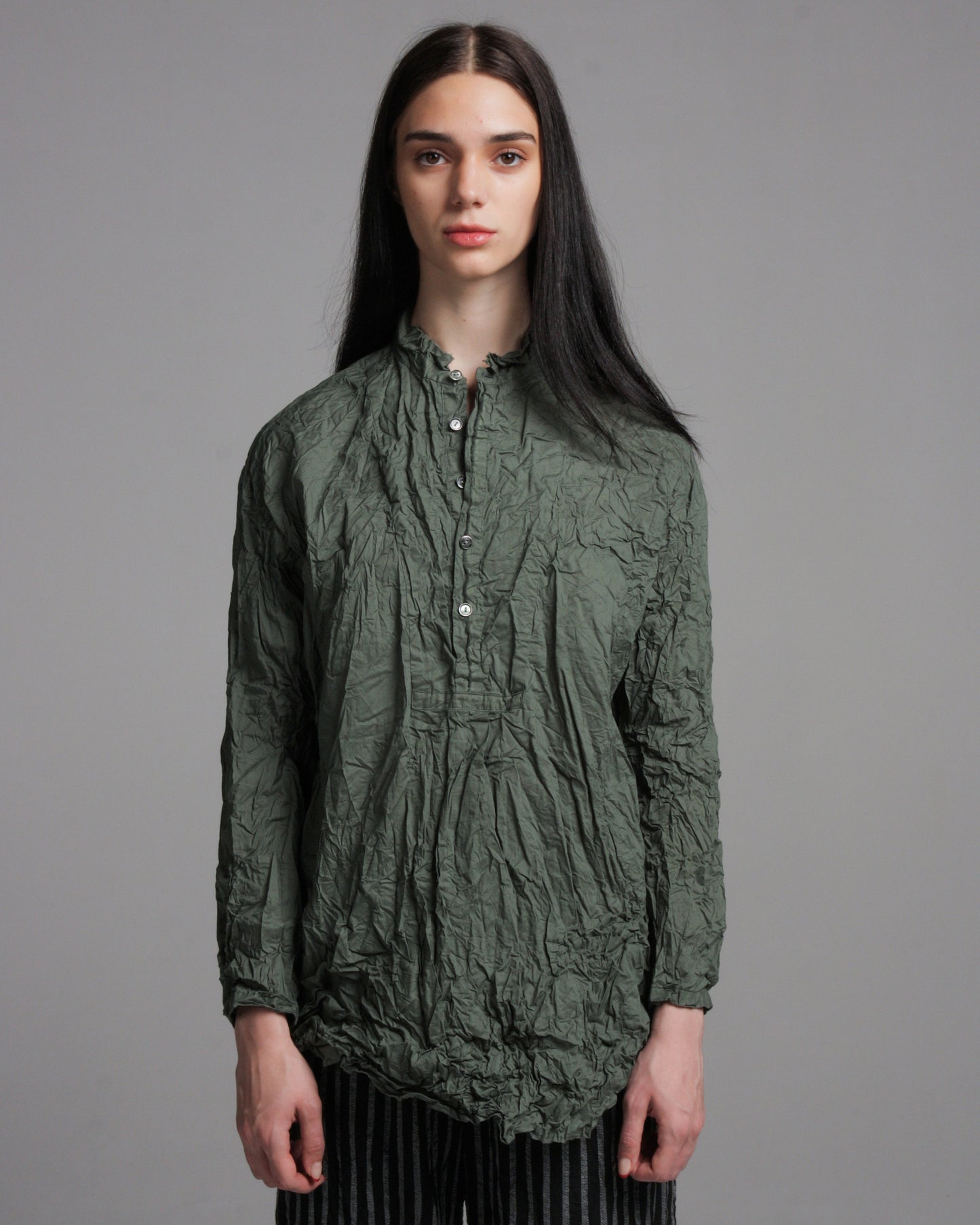 Green Cut-Off Collar Wrinkle Blouse
