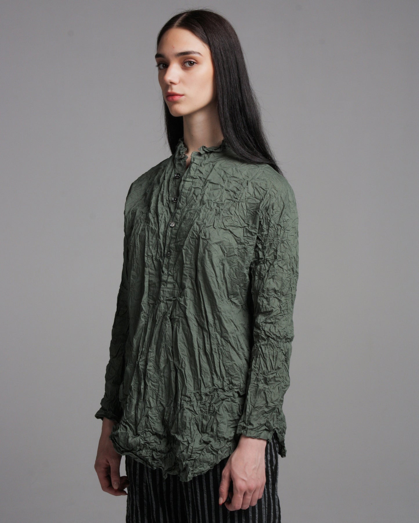 Green Cut-Off Collar Wrinkle Blouse