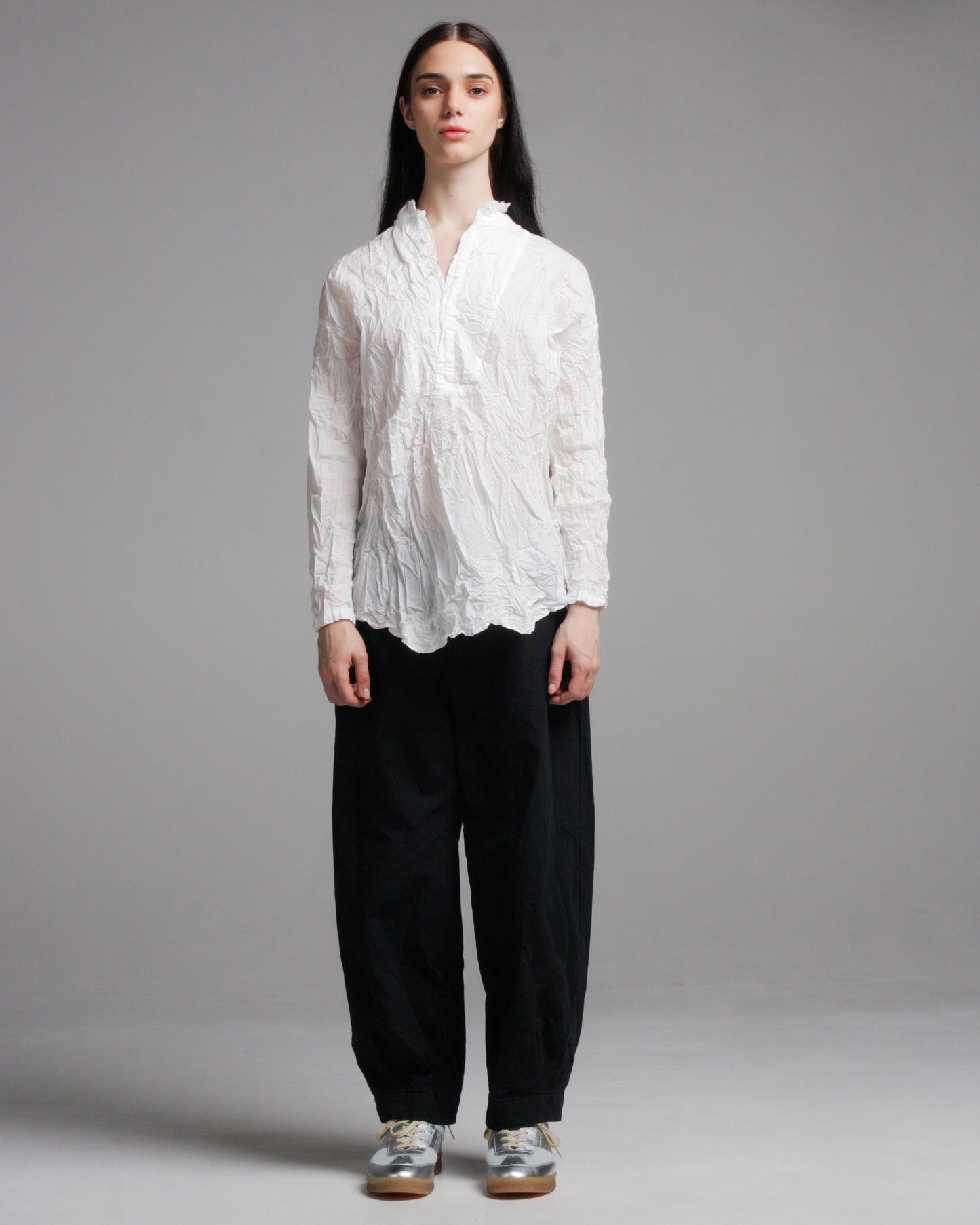 White Cut-Off Collar Wrinkle Blouse