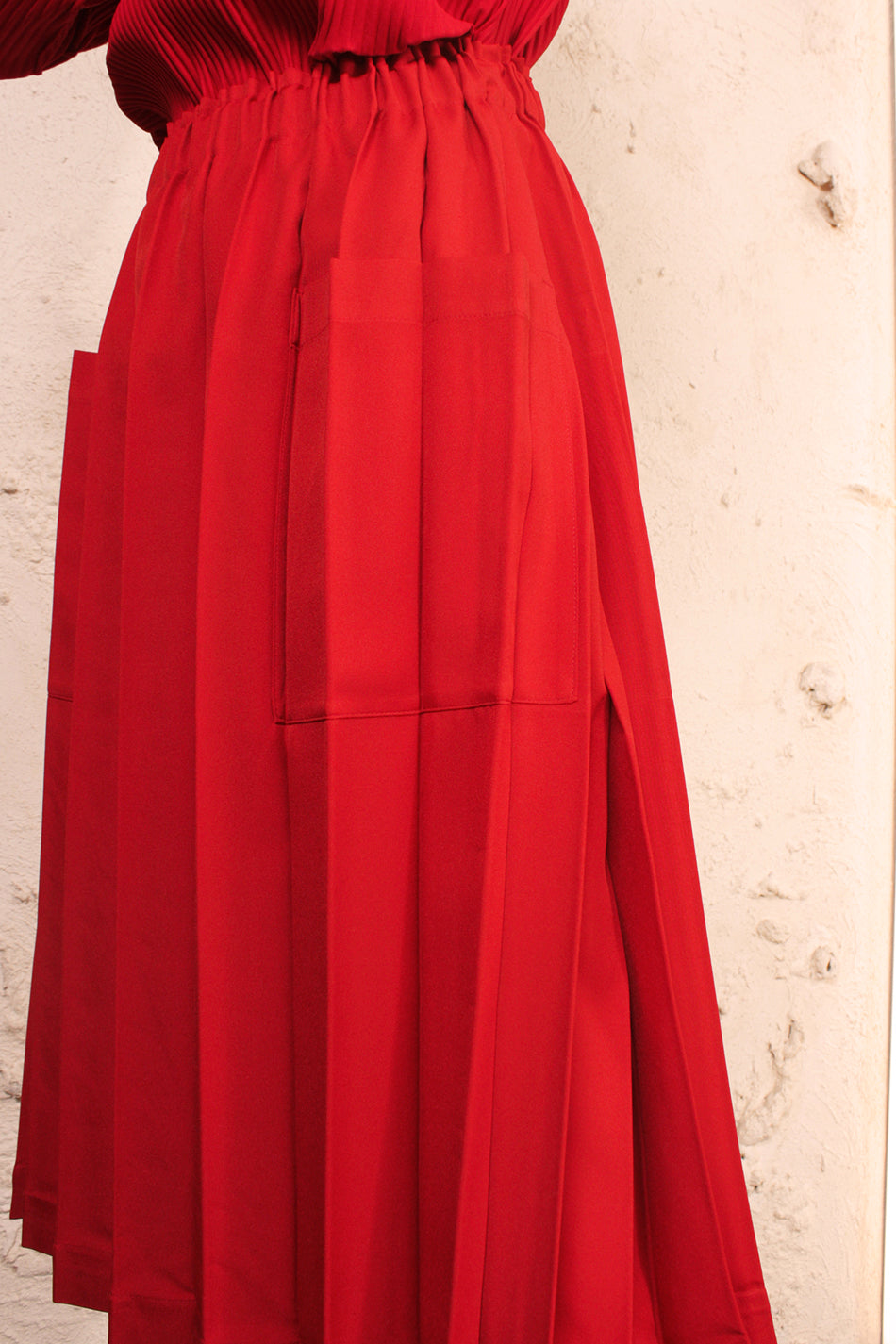 Wide Pleats Skirt Red